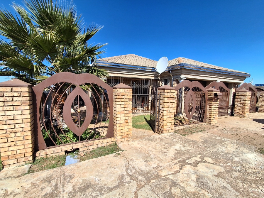 3 Bedroom Property for Sale in Ikageng North West